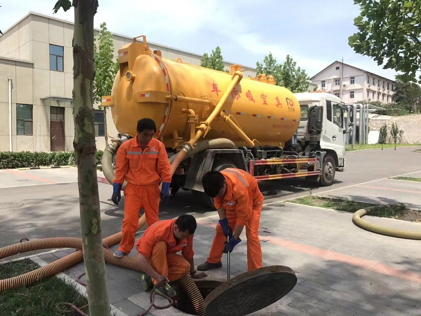 古冶化粪池清理与5-8吨吸粪车施工效率分析